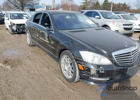 2013 Mercedes-Benz S 550 4Matic z USA, uszkodzony, nr VIN WDDNG9EB2DA511537